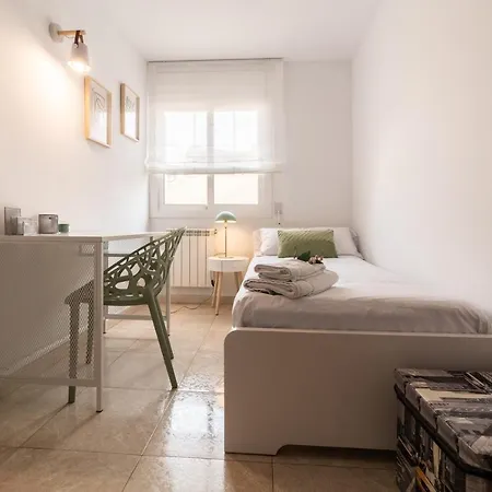 Con Gran Patio Y Excelente Ubicación! Apartamento