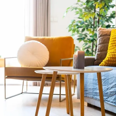Apartamento Con Gran Patio Y Excelente Ubicación! *
